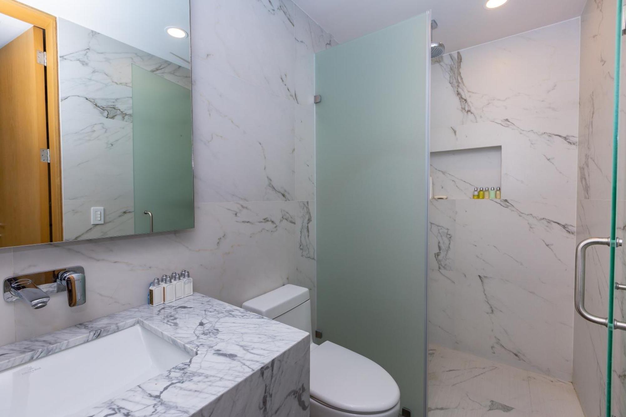 Ocean View Condo - Beach, Pool & Jacuzzi! Cancun Exterior photo